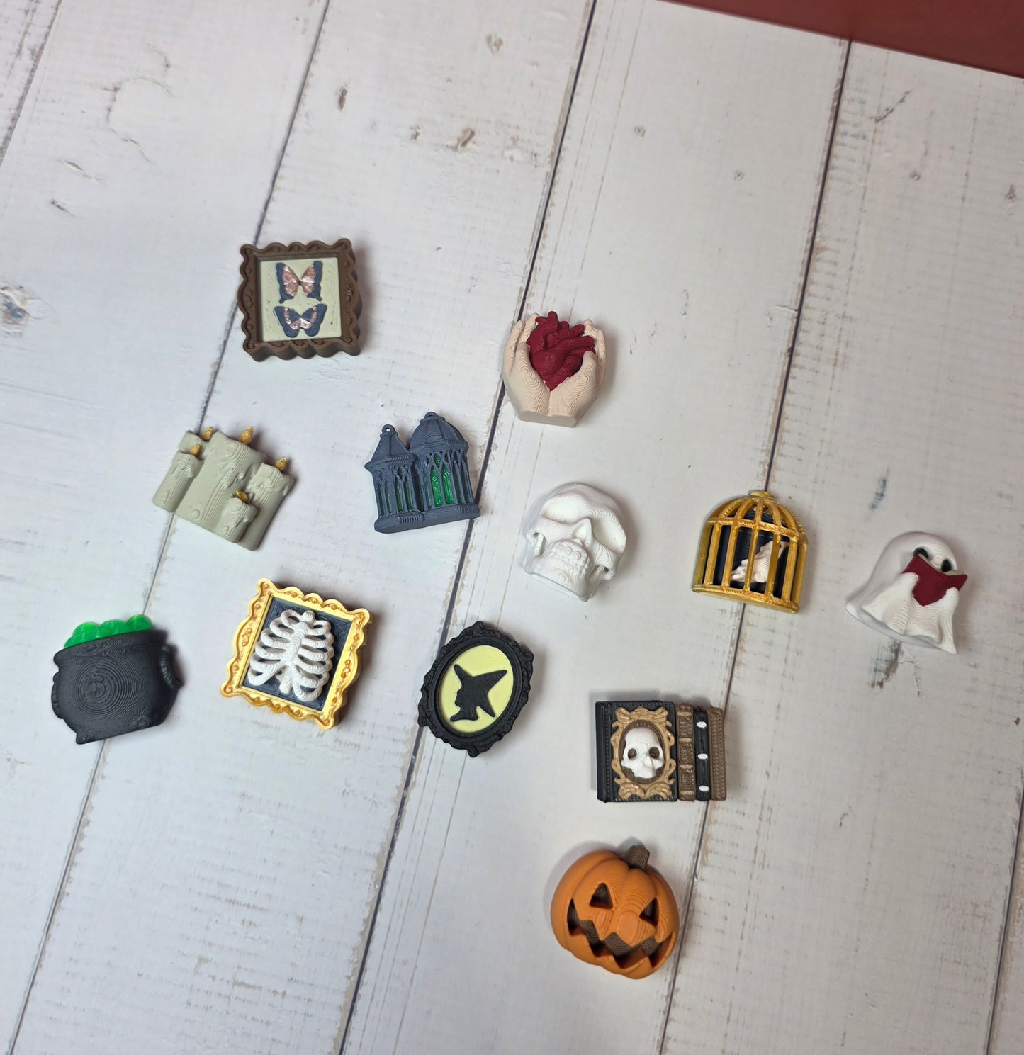 Gothic Bookshelf Clicker - Small