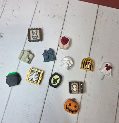 Gothic Bookshelf Clicker - Small