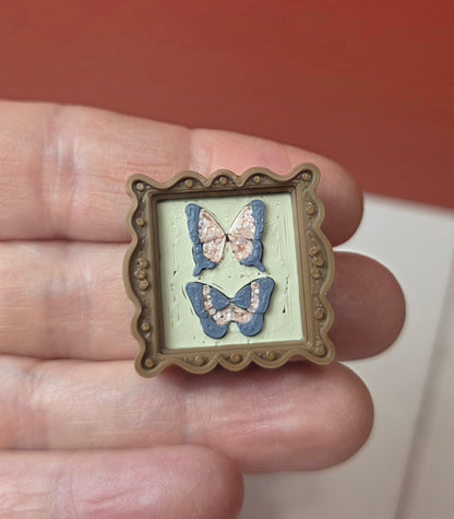 Gothic Bookshelf Clicker - Small