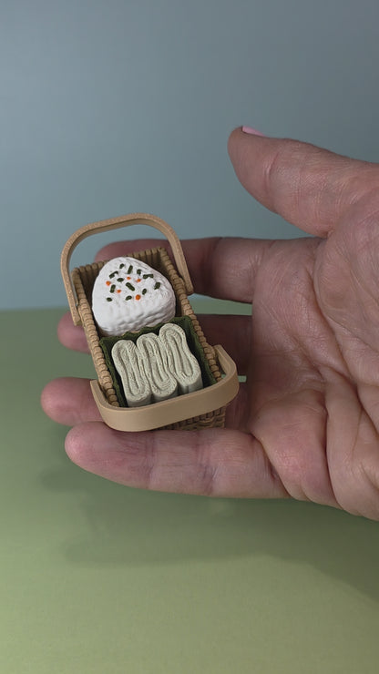 Small Picnic Basket Clicker